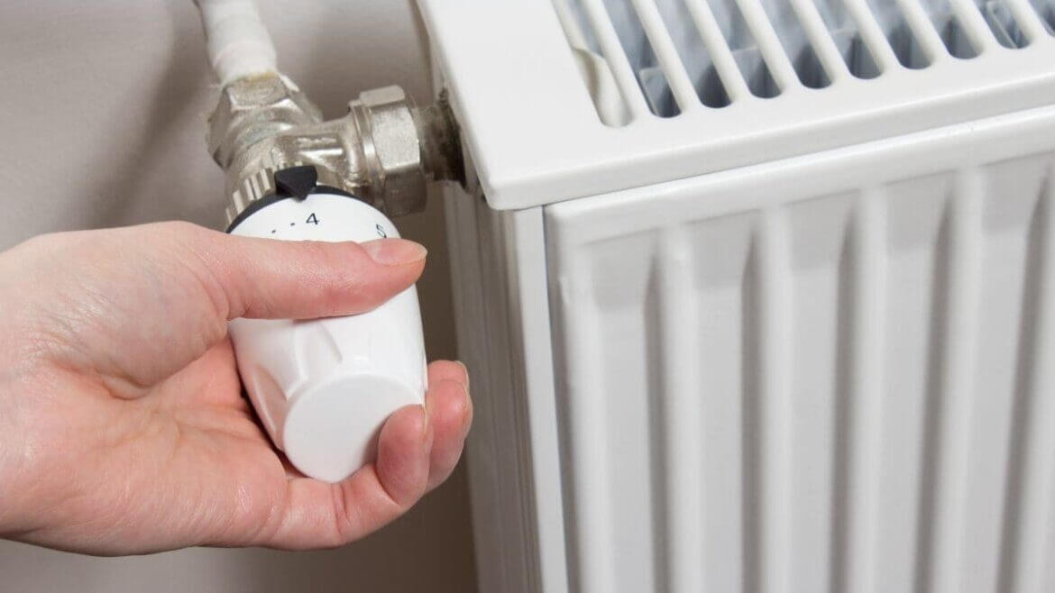 Faut-il arrêter son chauffage en partant en vacances ? Les conseils de votre chauffagiste à La Rochelle