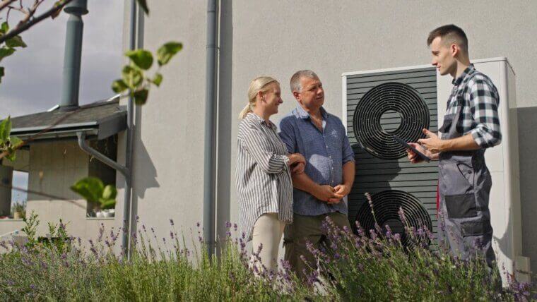 Pourquoi faire appel à un chauffagiste à La Rochelle pour l’entretien de votre pompe à chaleur ?