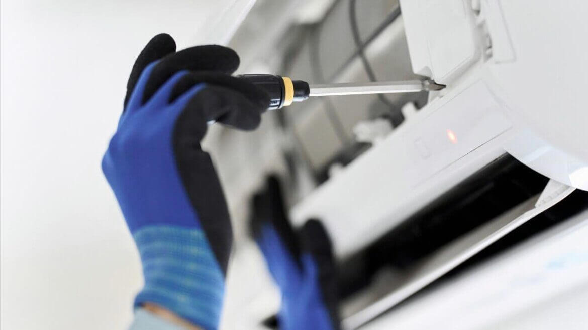 Maintenance climatisation à La Rochelle : obligation légale et fréquence