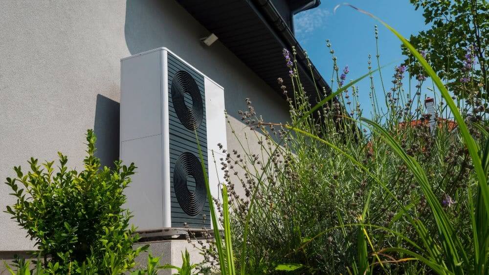 Pourquoi confier l’entretien de son installation à un professionnel RGE et QualiPAC ?
