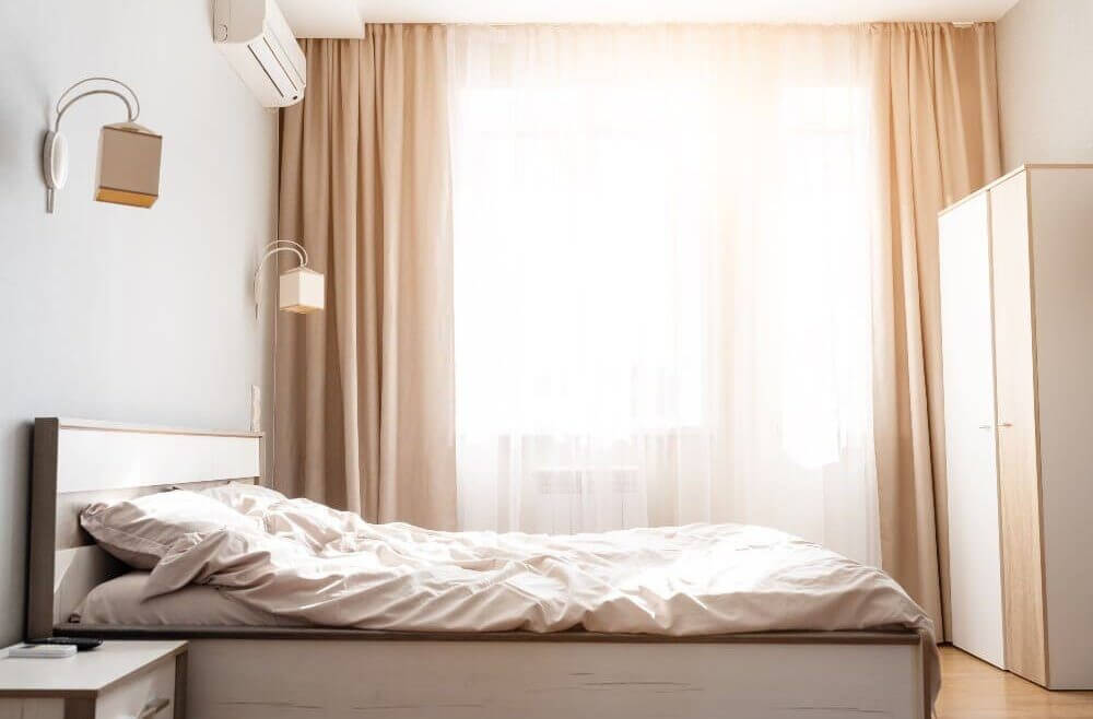 Installer une climatisation dans une chambre : nos meilleurs conseils pour bien dormir en été