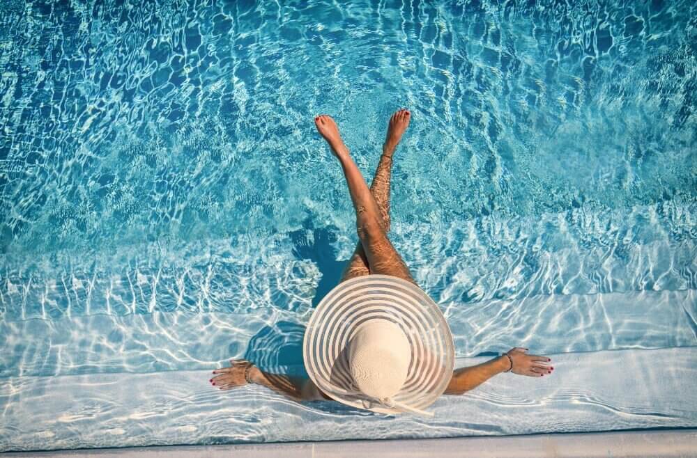 Pompe à chaleur pour piscine : prolongez la saison de baignade à La Rochelle et Royan
